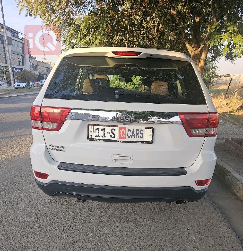 جیپ گراند شیرۆکی